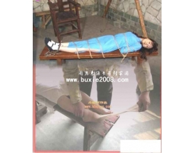  脱袜又脱鞋3张 