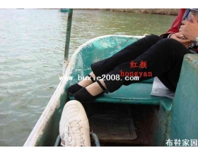  坐在船上的[8P] 