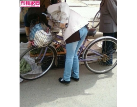  穿平底的布鞋妹11P 