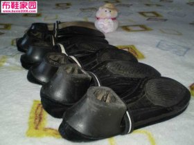  老婆黑布鞋之——趁她逛街赶快拍刚脱下的原味布鞋6P 