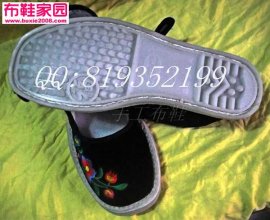  老婆自己做的绣花鞋3P 