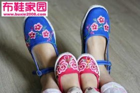  母女比拼看看谁美2P 