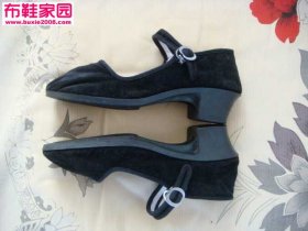  妹妹游园时穿的高跟一代布鞋10P 