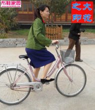  军装、布鞋和自行车10P 