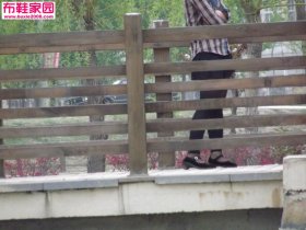  在公园里偷拍的黑高11P 