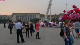  2014国庆天安门广场，很多旅游者穿着布鞋（1）9P 