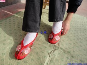 经典特写，步源轩平底绣花红布鞋棉袜组合！12P 