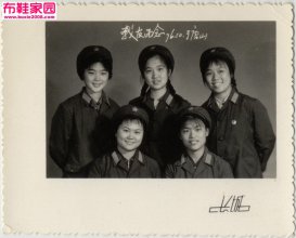  青春灿烂的女兵（黑白照片一组）19P 
